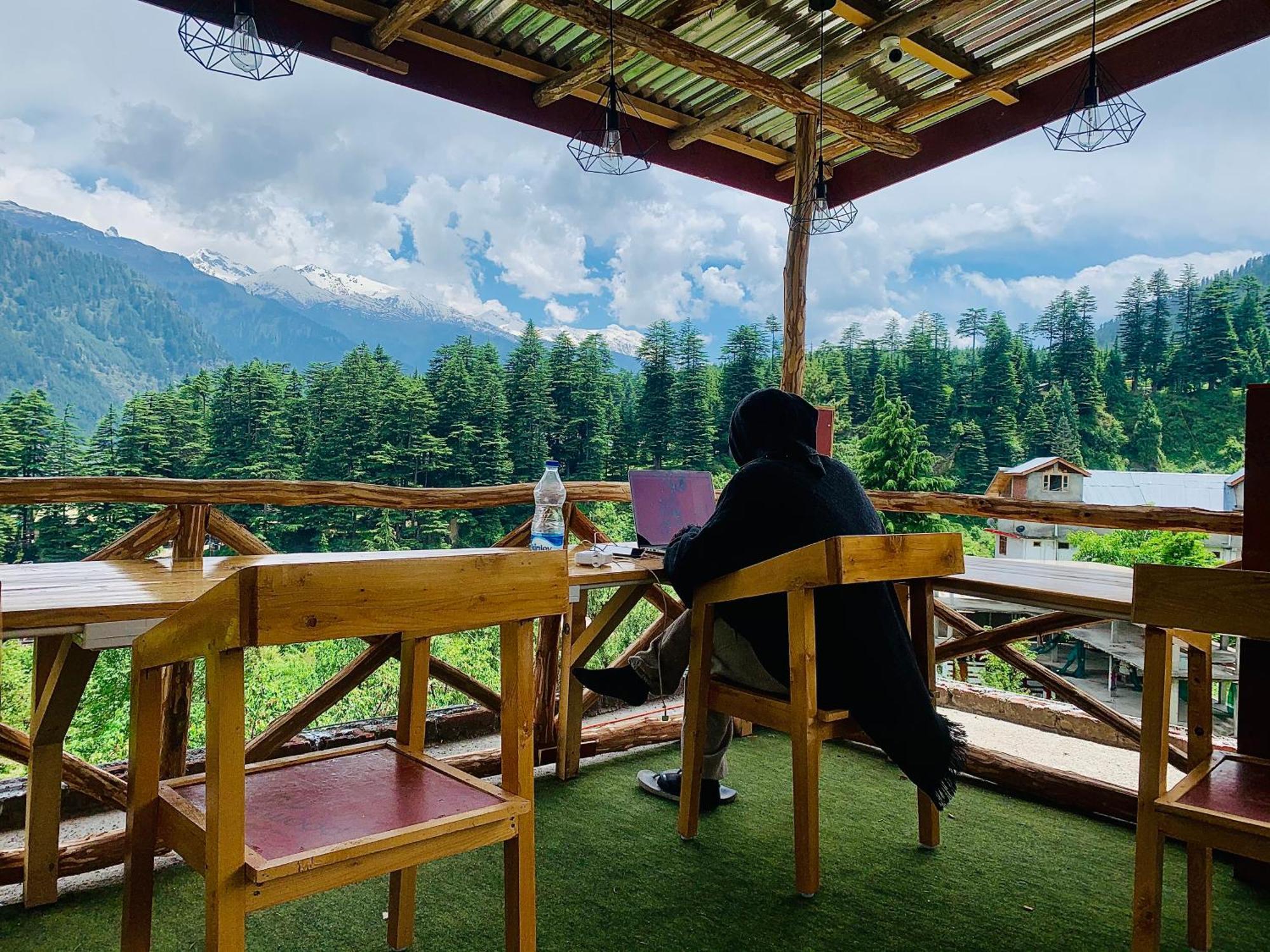 Jungle By Sturmfrei Manali Hostel Bagian luar foto